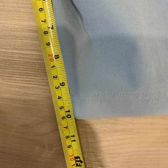 Men's Nike Golf Dri-Fit Size 32 Tour Shorts in a baby blue colour light shorts - Picture 8 of 8